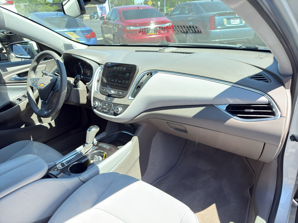 Used 2018 Chevrolet Malibu LT FWD image 19