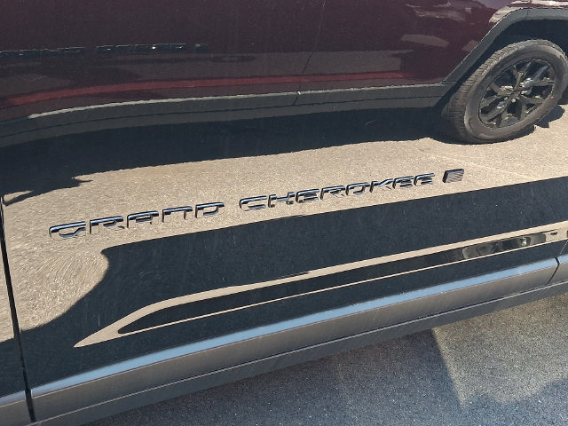New 2026 Jeep Grand Cherokee Altitude AWD/4WD image 8