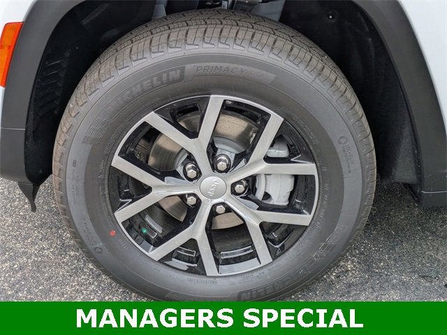 New 2025 Jeep Grand Cherokee Limited w/ Trailer Tow Package image 29