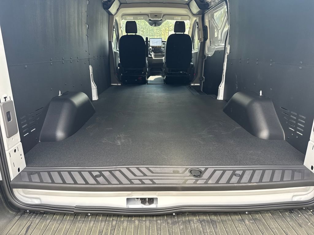New 2026 Ford Transit 150 Low Roof w/ Load Area Protection Package RWD image 27