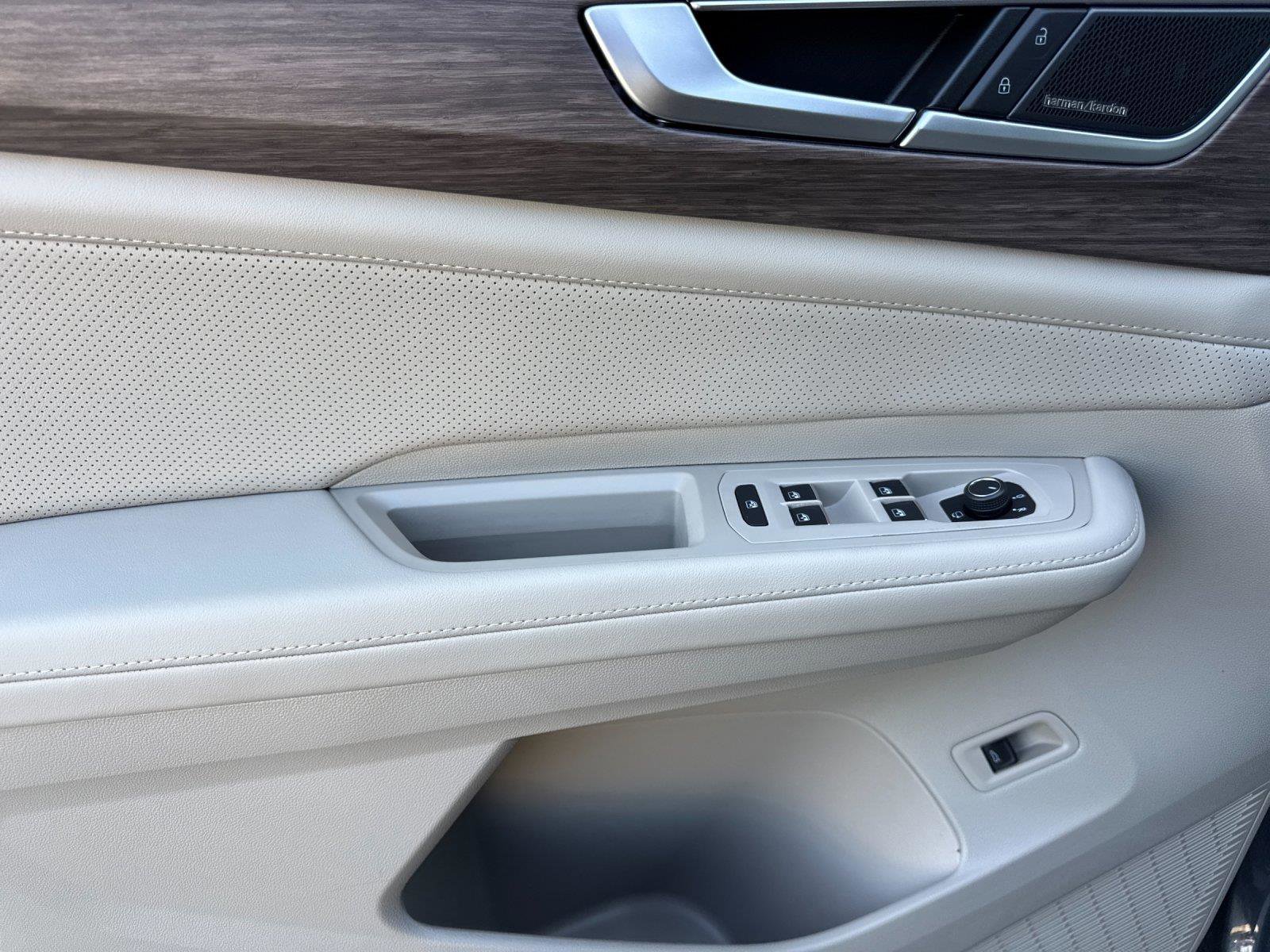 New 2026 Volkswagen Atlas SEL Premium R-Line image 10