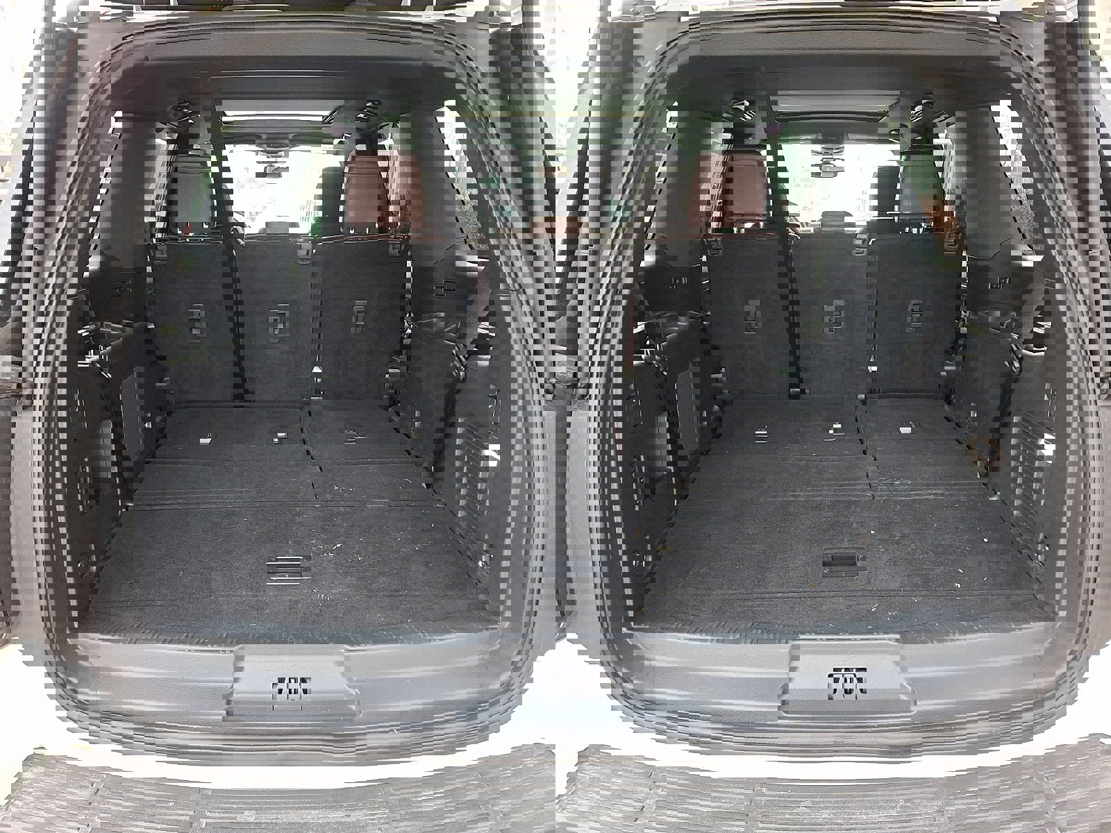 Used 2022 Ford Expedition Limited image 30