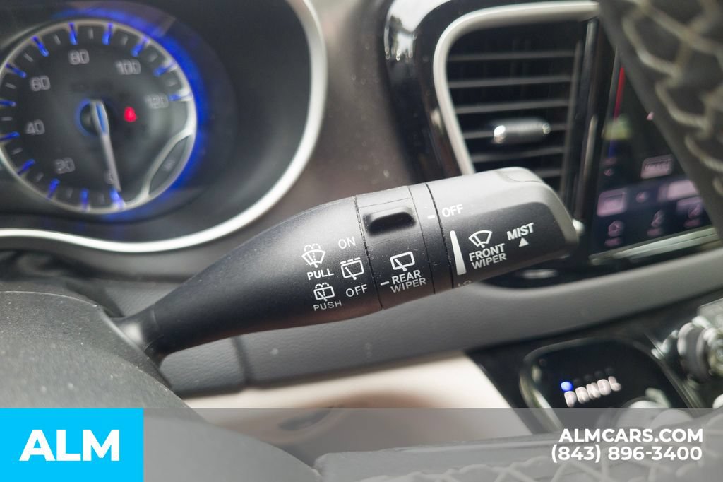 Used 2024 Chrysler Pacifica Touring-L FWD image 33