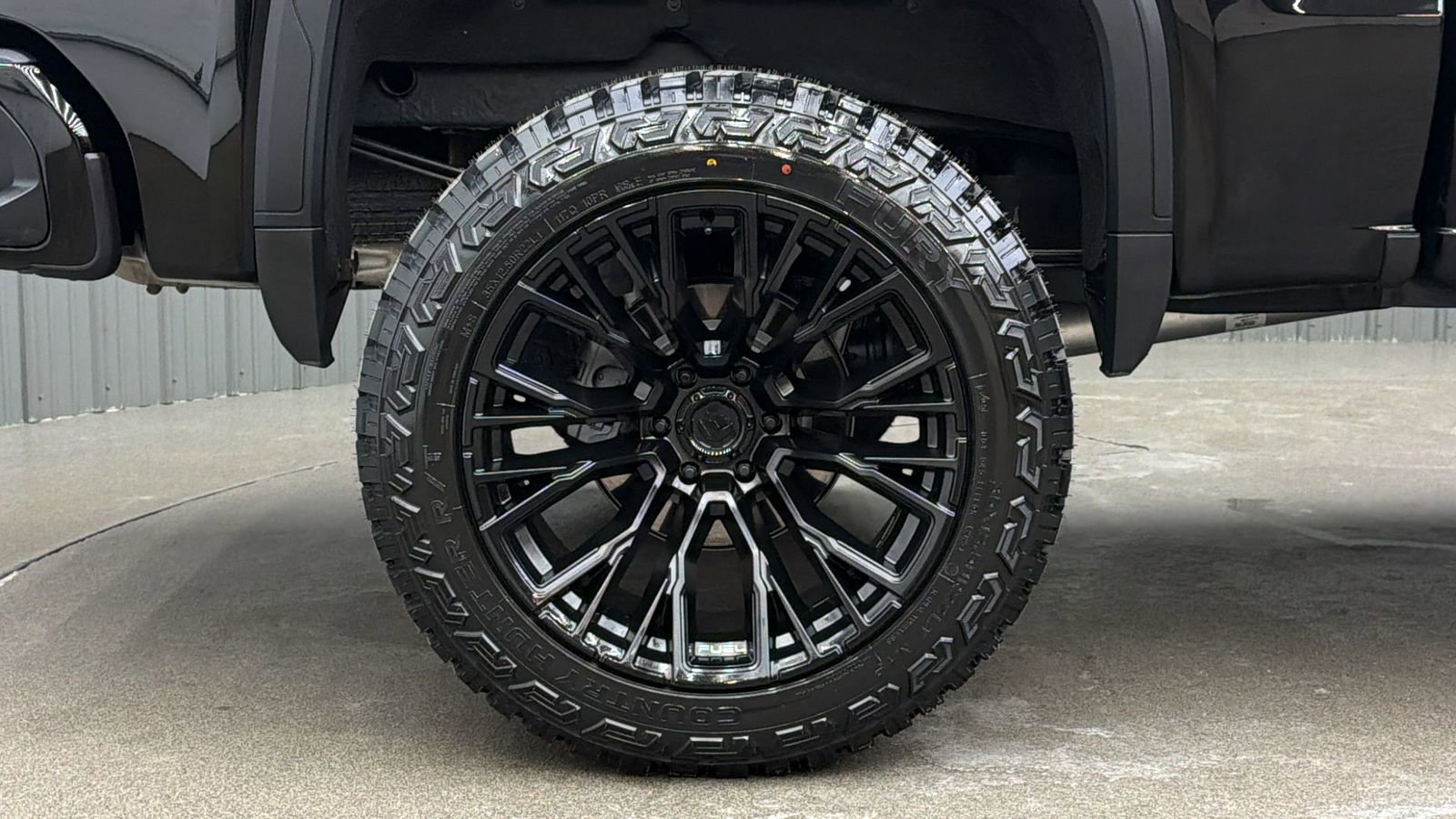 Used 2025 GMC Sierra 1500 AT4 w/ Technology Package image 11