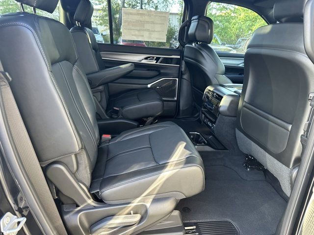 New 2025 Jeep Wagoneer Series II image 16