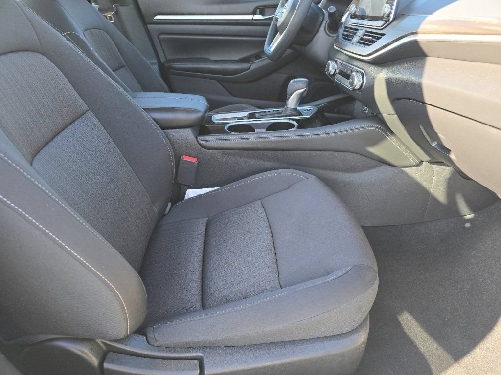 Used 2023 Nissan Altima 2.5 SV AWD/4WD image 23