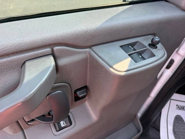 Used 2018 Chevrolet Express 3500 w/ Driver Convenience Package RWD image 26