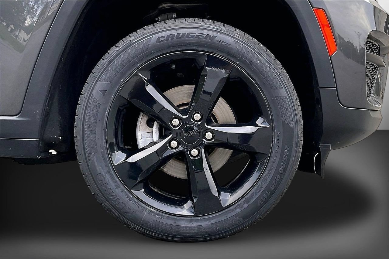 Used 2023 Jeep Grand Cherokee Altitude AWD/4WD image 34