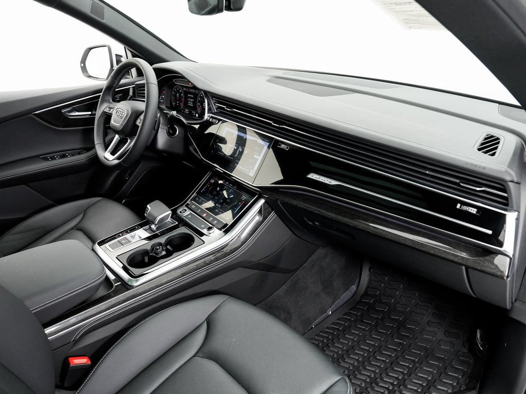 Certified 2025 Audi Q8 Premium Plus w/ Premium Plus Package AWD/4WD image 20