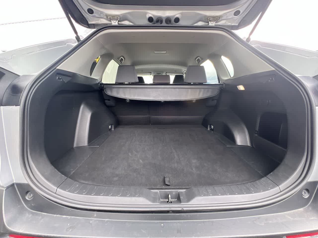 Used 2025 Toyota RAV4 XLE AWD/4WD image 26