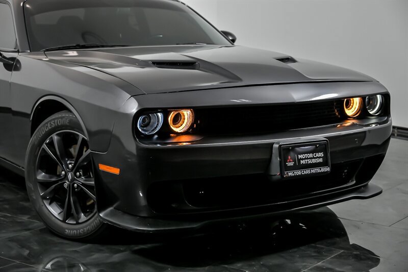 Used 2020 Dodge Challenger SXT w/ Blacktop Package image 2