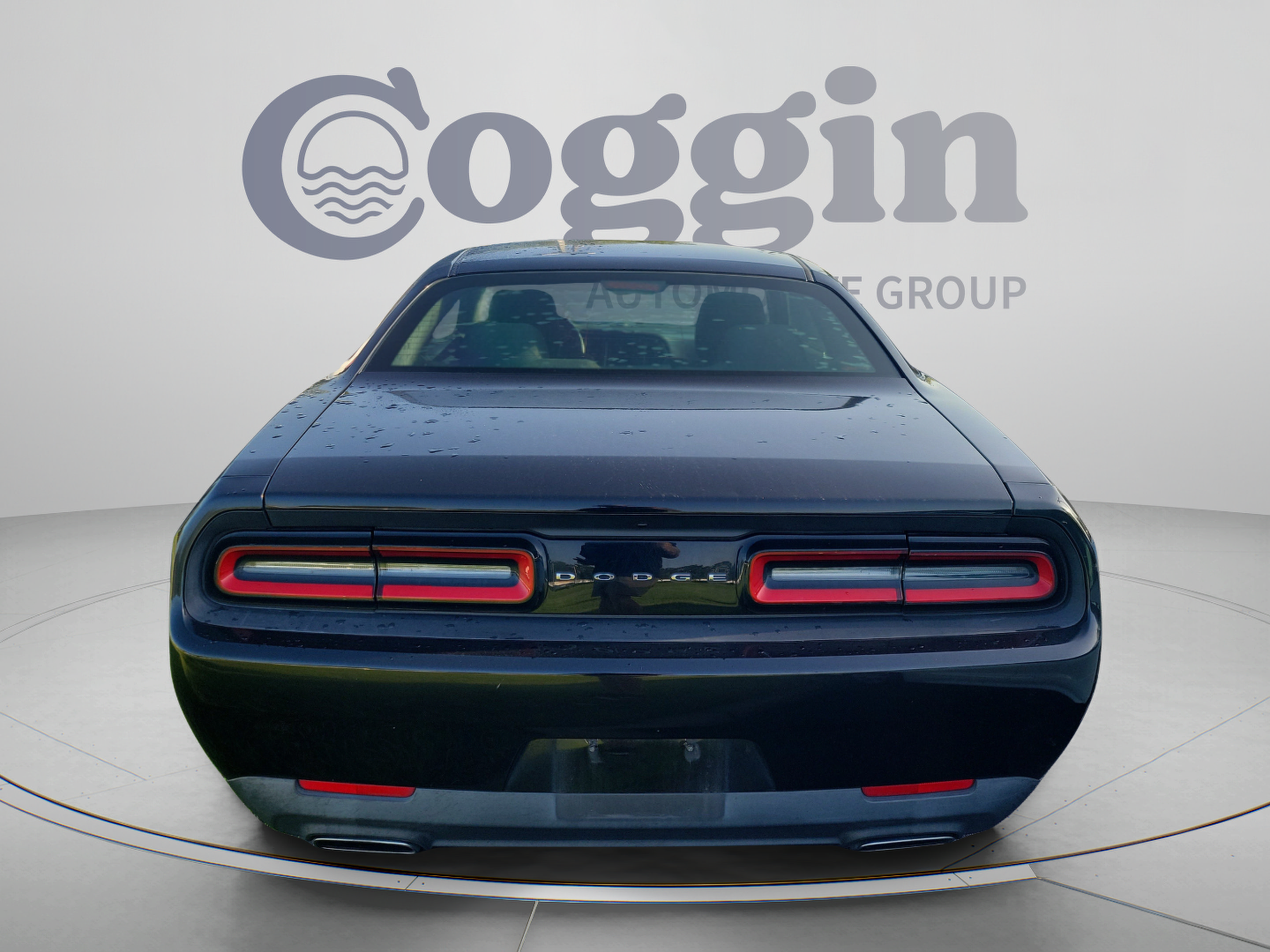 Used 2016 Dodge Challenger SXT RWD image 7