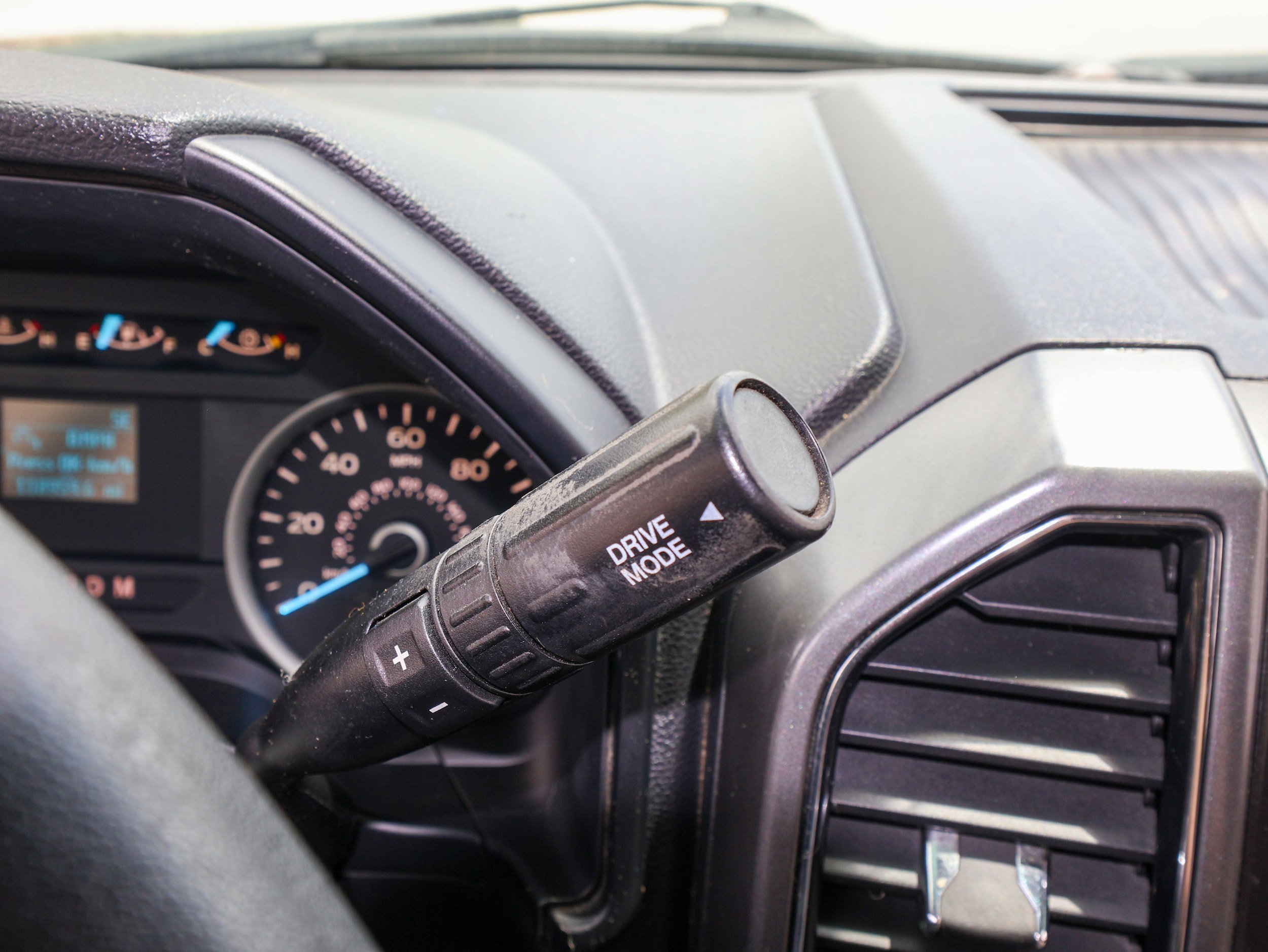 Used 2018 Ford F150 XLT AWD/4WD image 24