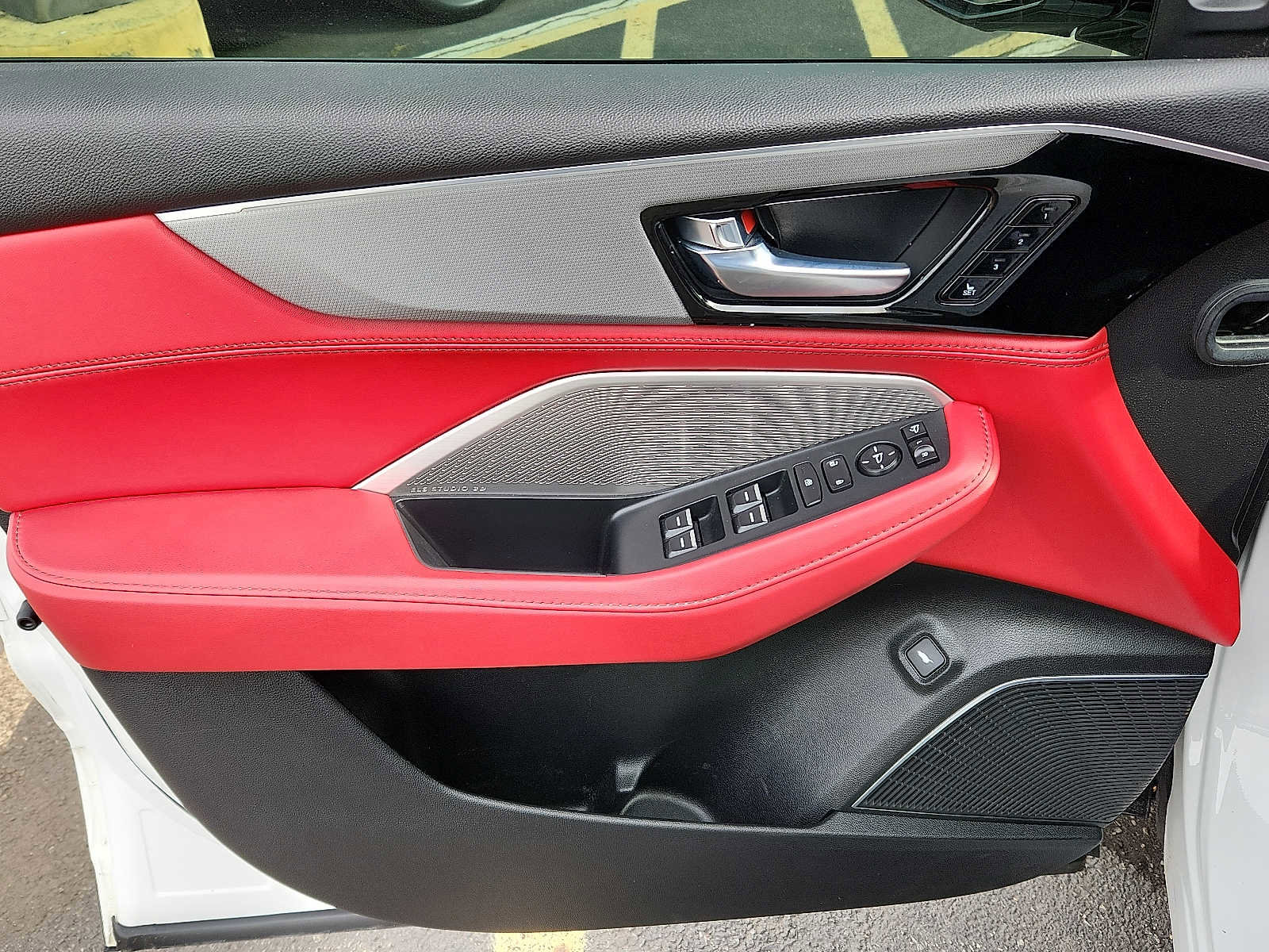 Used 2023 Acura MDX A-Spec image 12