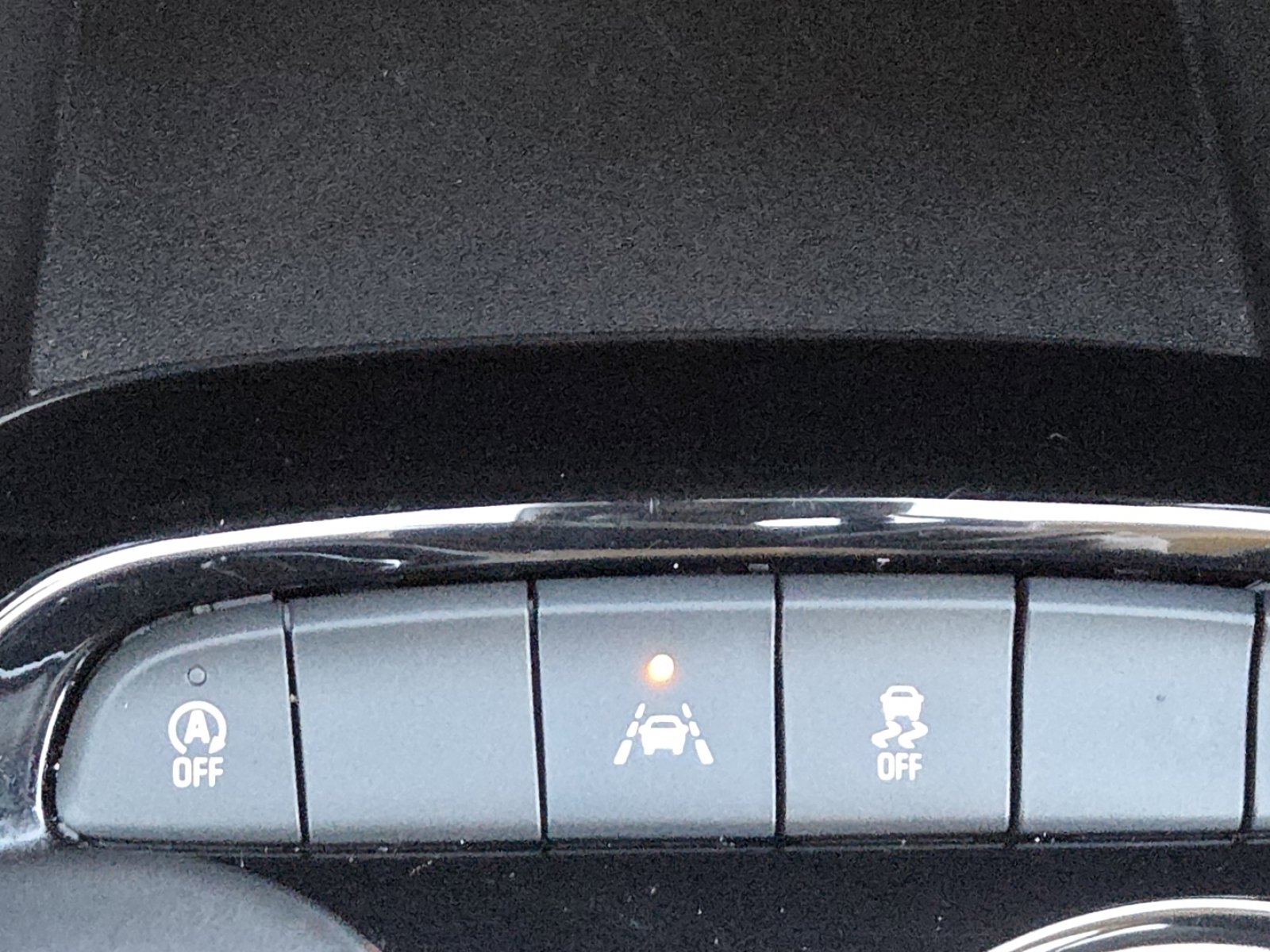 Used 2023 Buick Encore GX Preferred w/ Cold Weather Comfort Package image 9