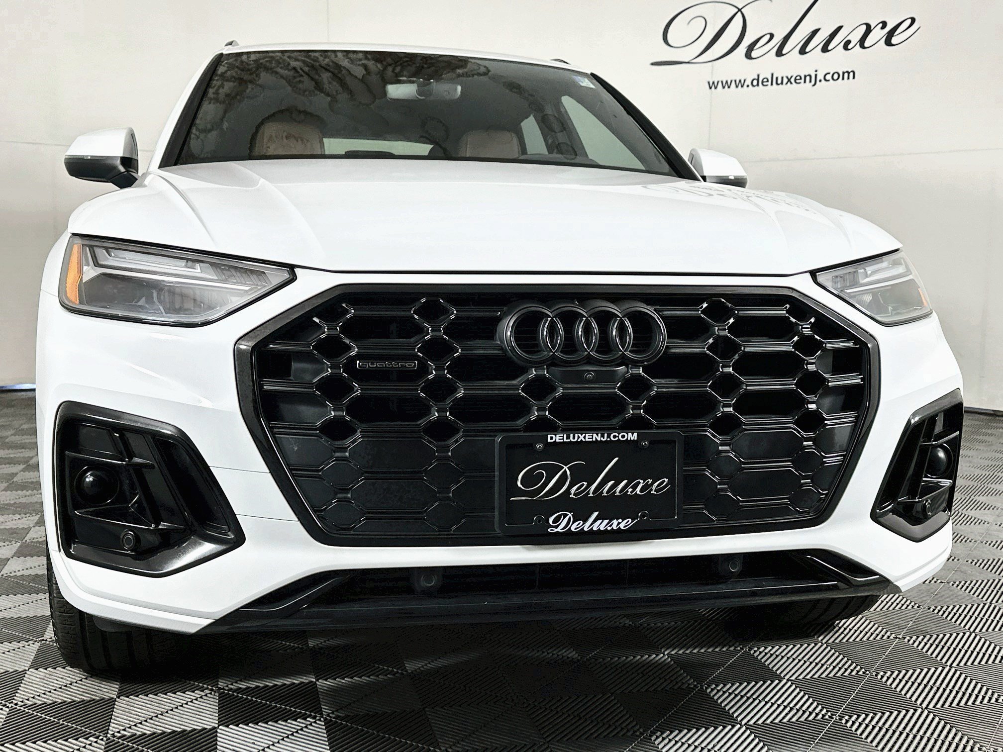 Used 2025 Audi Q5 e Premium Plus w/ Premium Plus Package AWD/4WD image 30