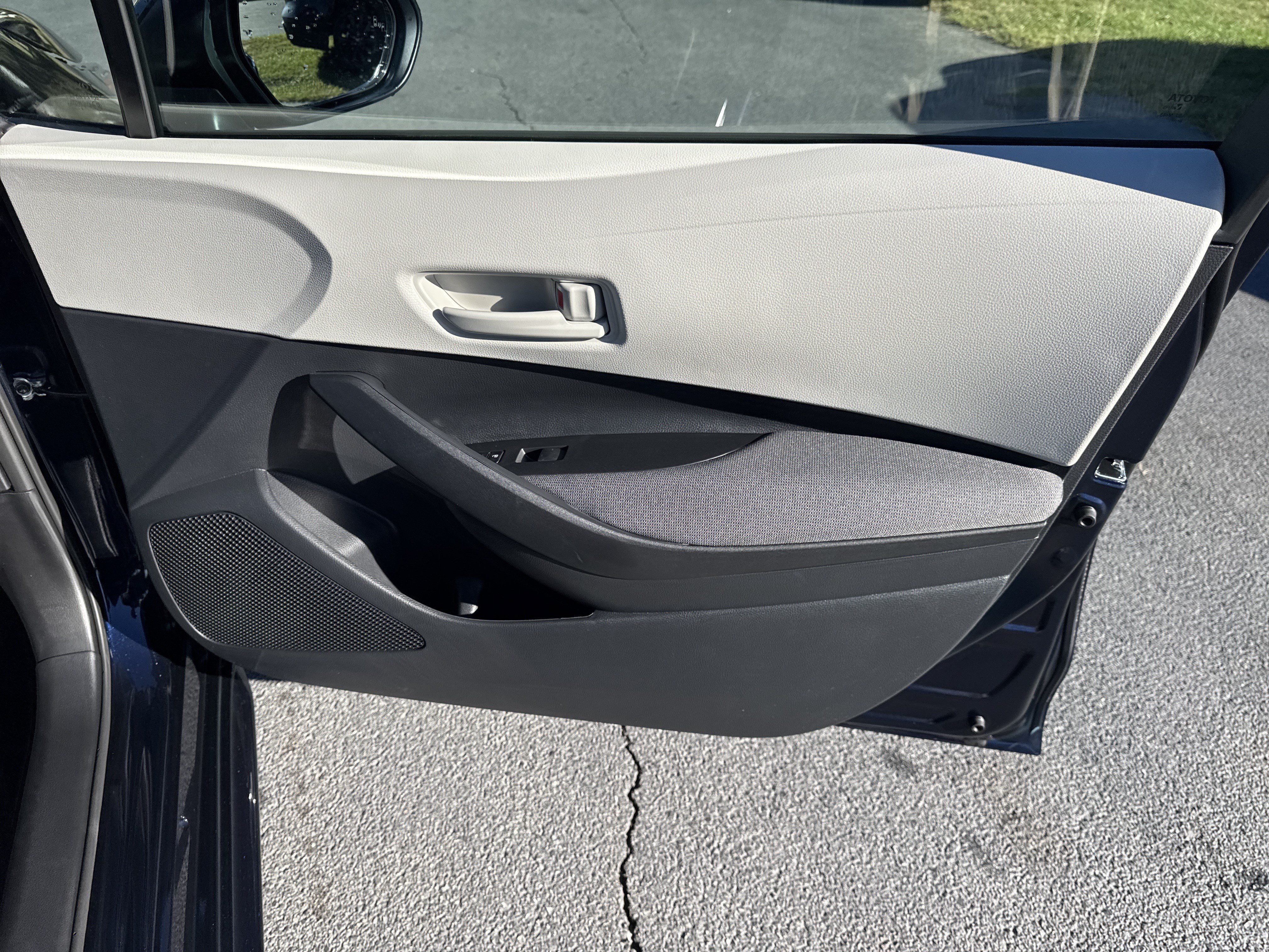 New 2027 Toyota Corolla LE w/ LE Premium Package FWD image 35