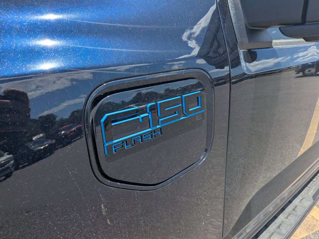 New 2025 Ford F150 Lightning Flash AWD/4WD image 9