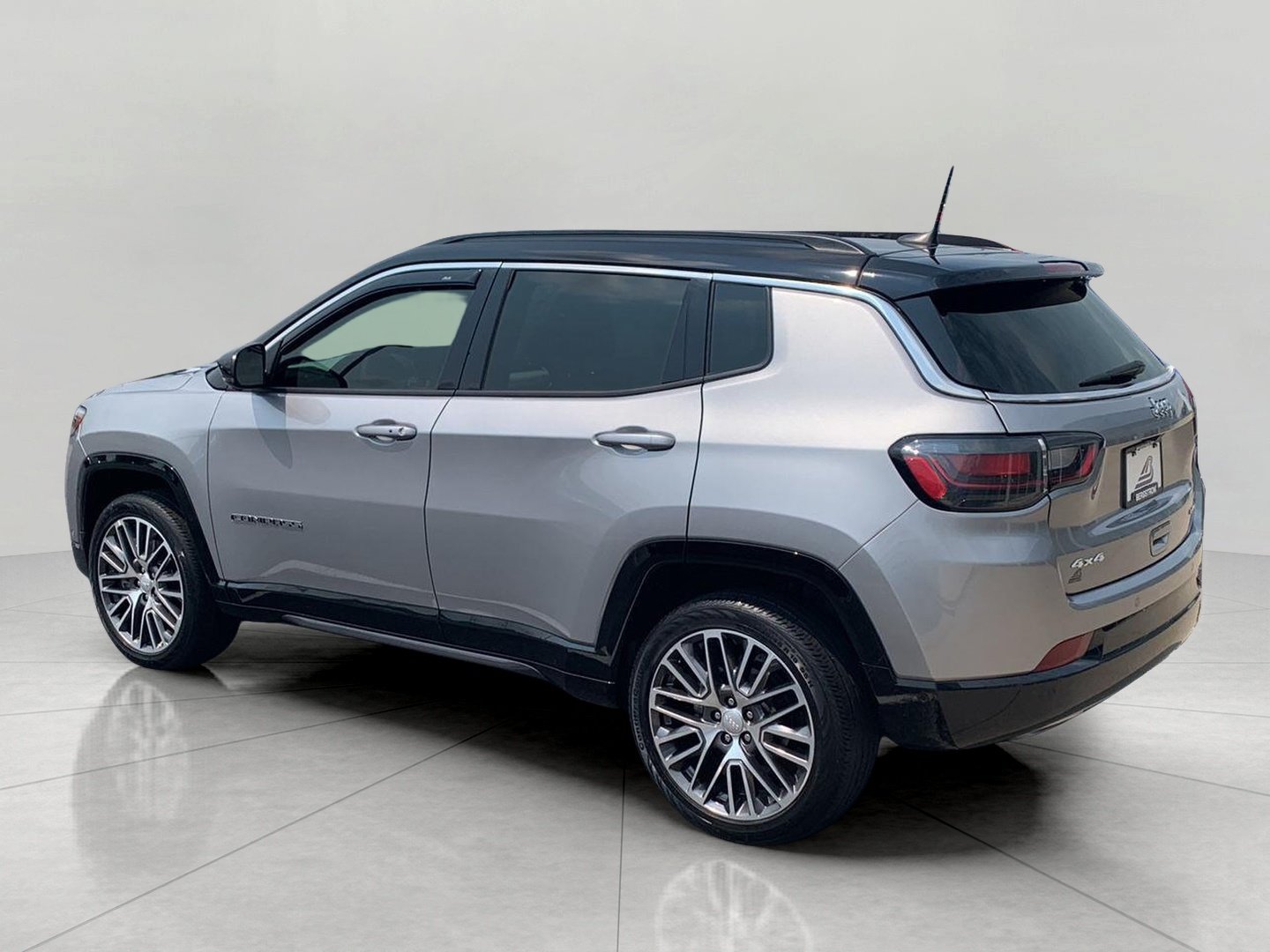 Used 2023 Jeep Compass Limited w/ Elite Group AWD/4WD image 5