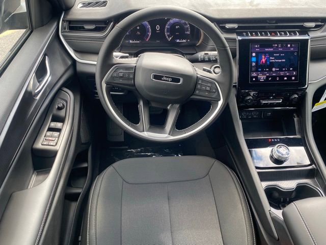 New 2025 Jeep Grand Cherokee Laredo X w/ Luxury Tech Group I image 36