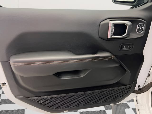 Used 2023 Jeep Gladiator Mojave w/ Cold Weather Group AWD/4WD image 11