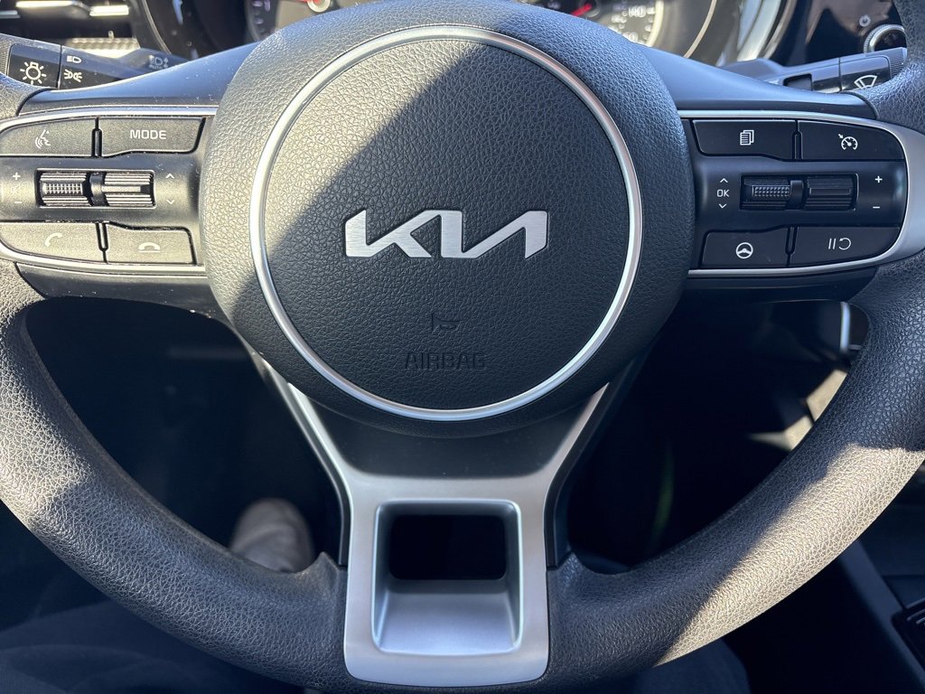 Used 2022 Kia K5 LXS image 13