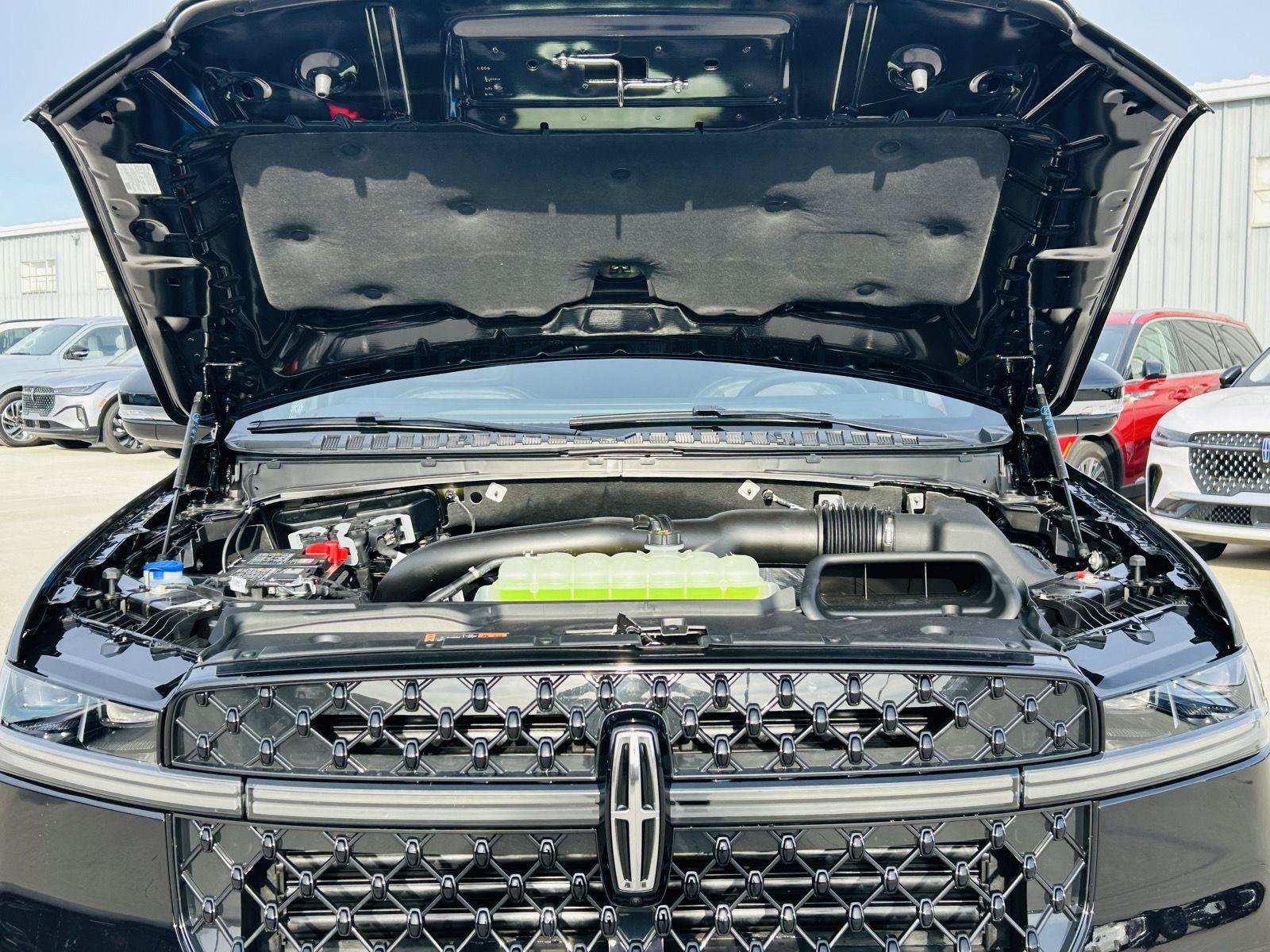 New 2026 Lincoln Navigator Reserve w/ Jet Appearance Package AWD/4WD image 59