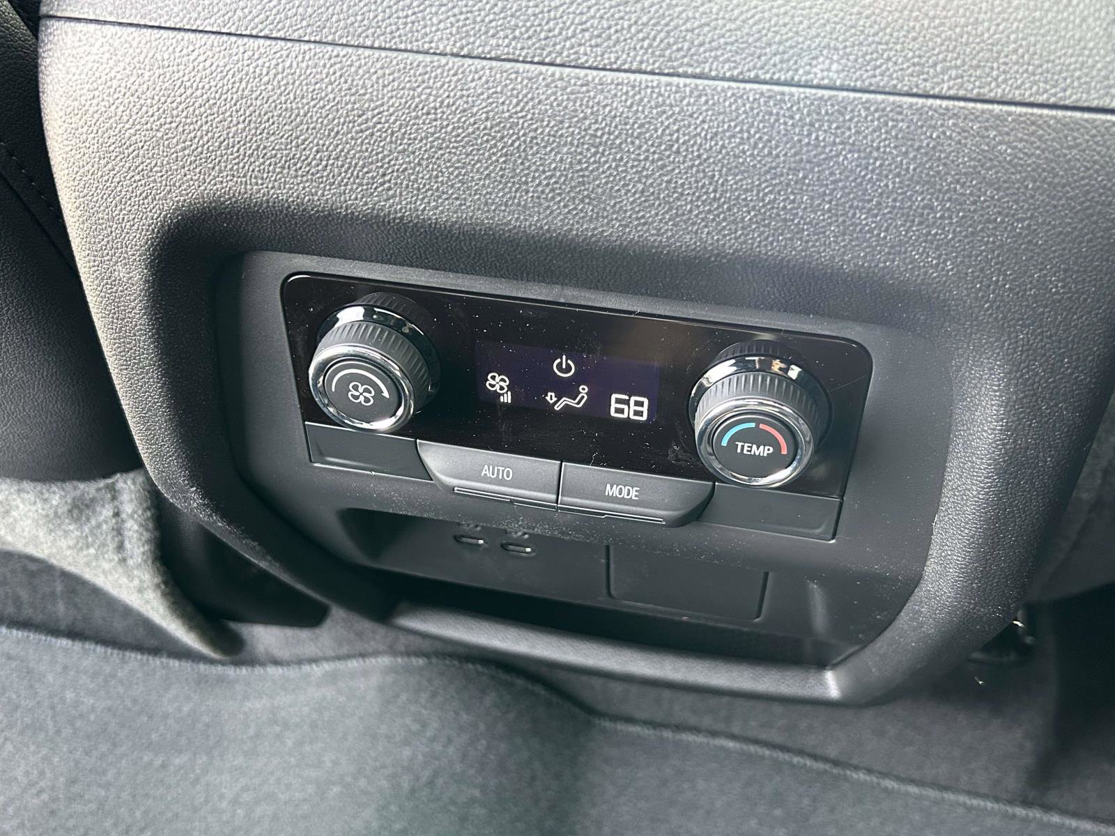 New 2026 Chevrolet Traverse LT w/ Sun and Wheel Package image 16