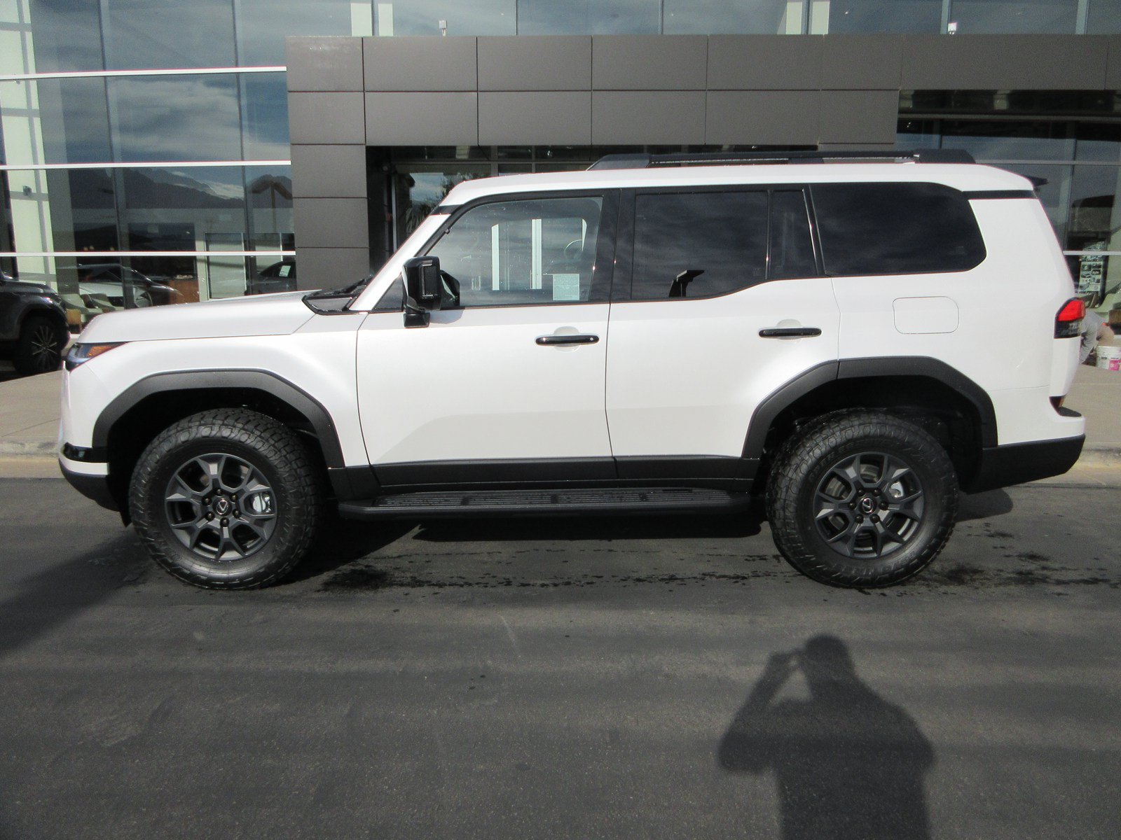 Used 2026 Lexus GX 550 w/ Accessory Package (CT) AWD/4WD image 3