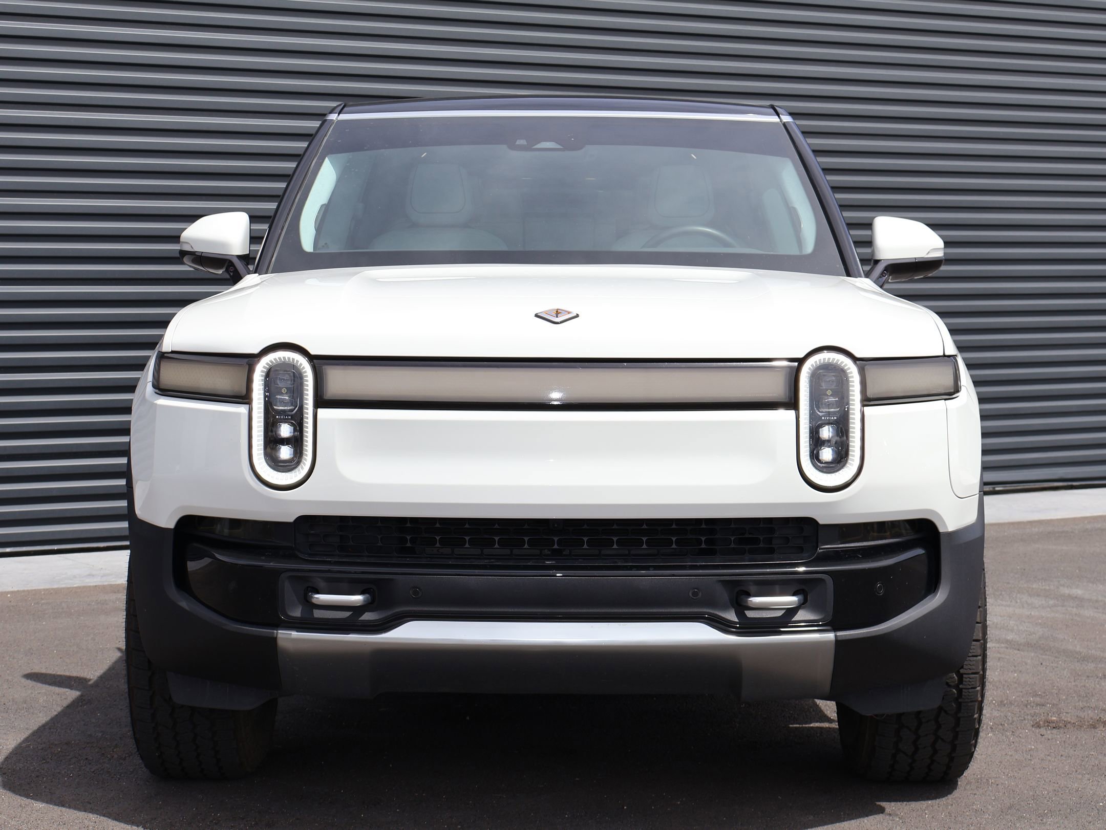 Used 2023 Rivian R1S Launch Edition AWD/4WD image 2