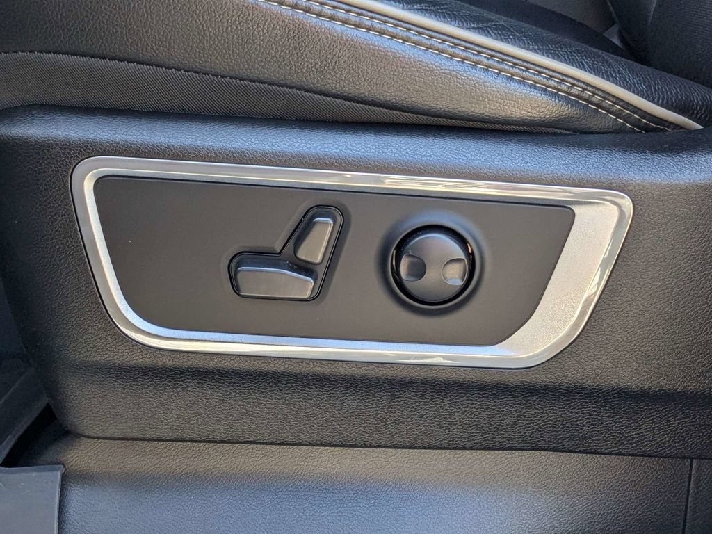 Used 2022 RAM 1500 Laramie AWD/4WD image 18