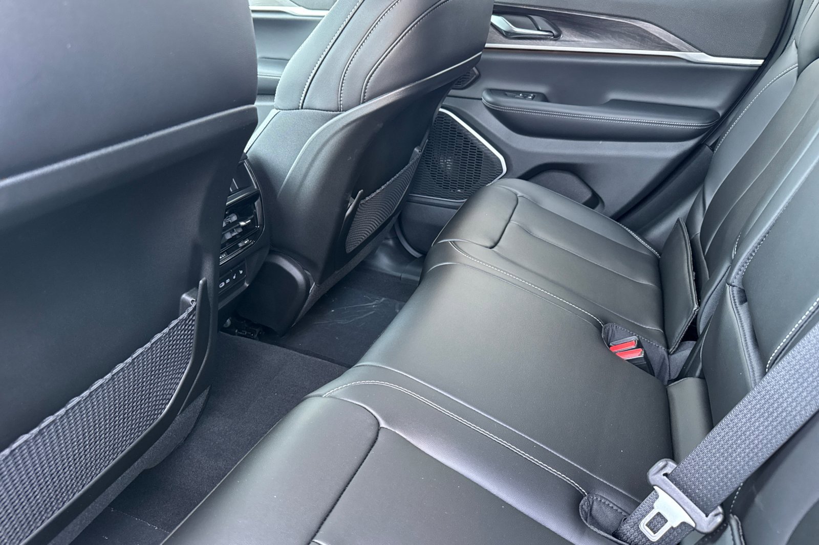 New 2026 Jeep Grand Cherokee Limited image 11