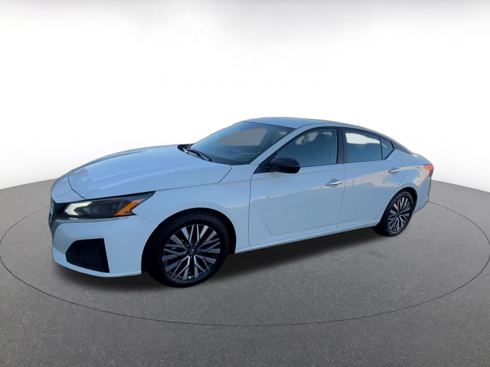 Used 2025 Nissan Altima 2.5 SV FWD image 8