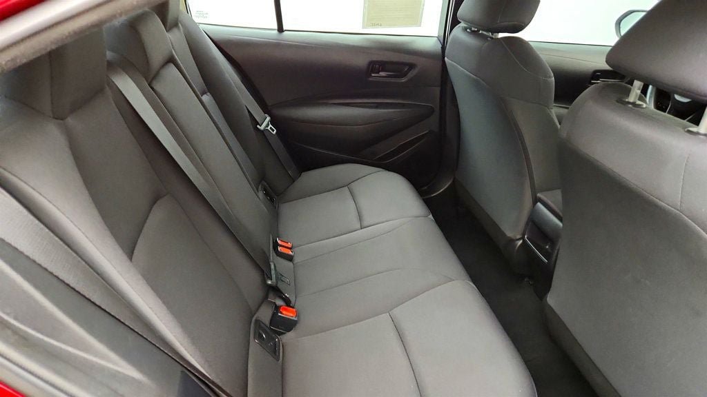 Used 2022 Toyota Corolla LE FWD image 22