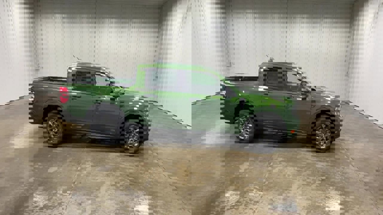 New 2025 Ford Maverick XLT image 9