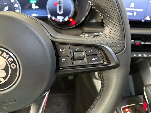 Used 2024 Alfa Romeo Tonale Ti image 16