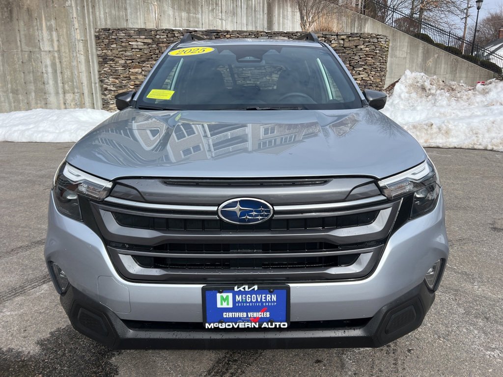 Used 2025 Subaru Forester Premium image 8