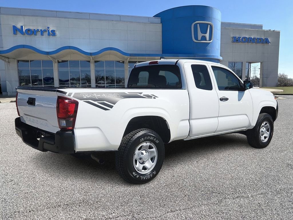 Used 2019 Toyota Tacoma SR image 4