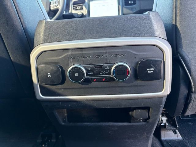 Used 2023 Ford Expedition Limited image 16