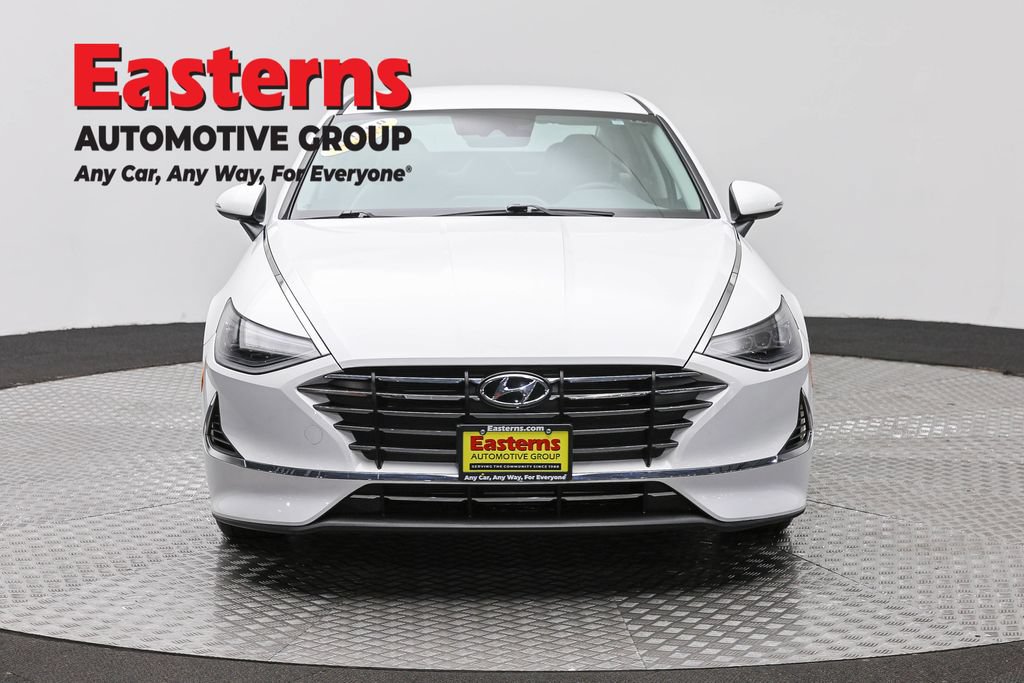 Used 2023 Hyundai Sonata SE FWD image 2