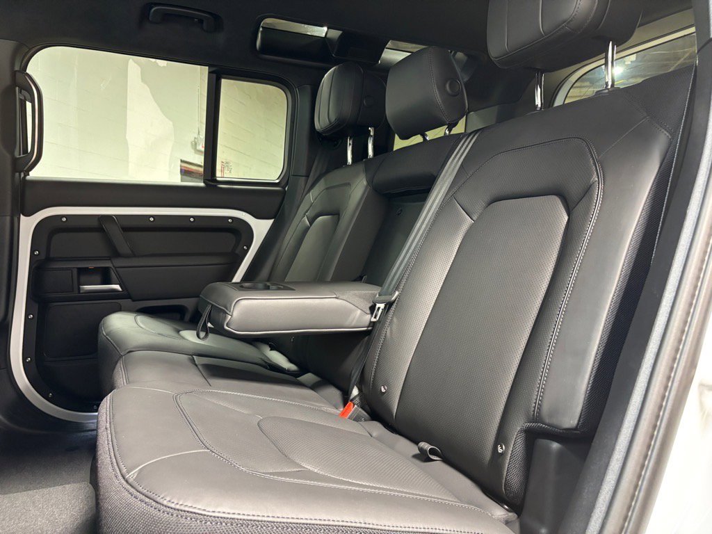 New 2025 Land Rover Defender 110 V8 image 27