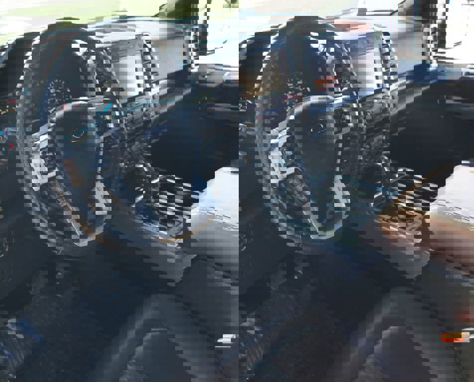 Used 2015 Ford F150 Platinum w/ Equipment Group 701A Luxury image 10