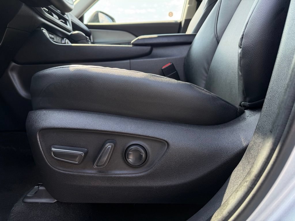 Used 2025 Toyota Grand Highlander AWD image 25