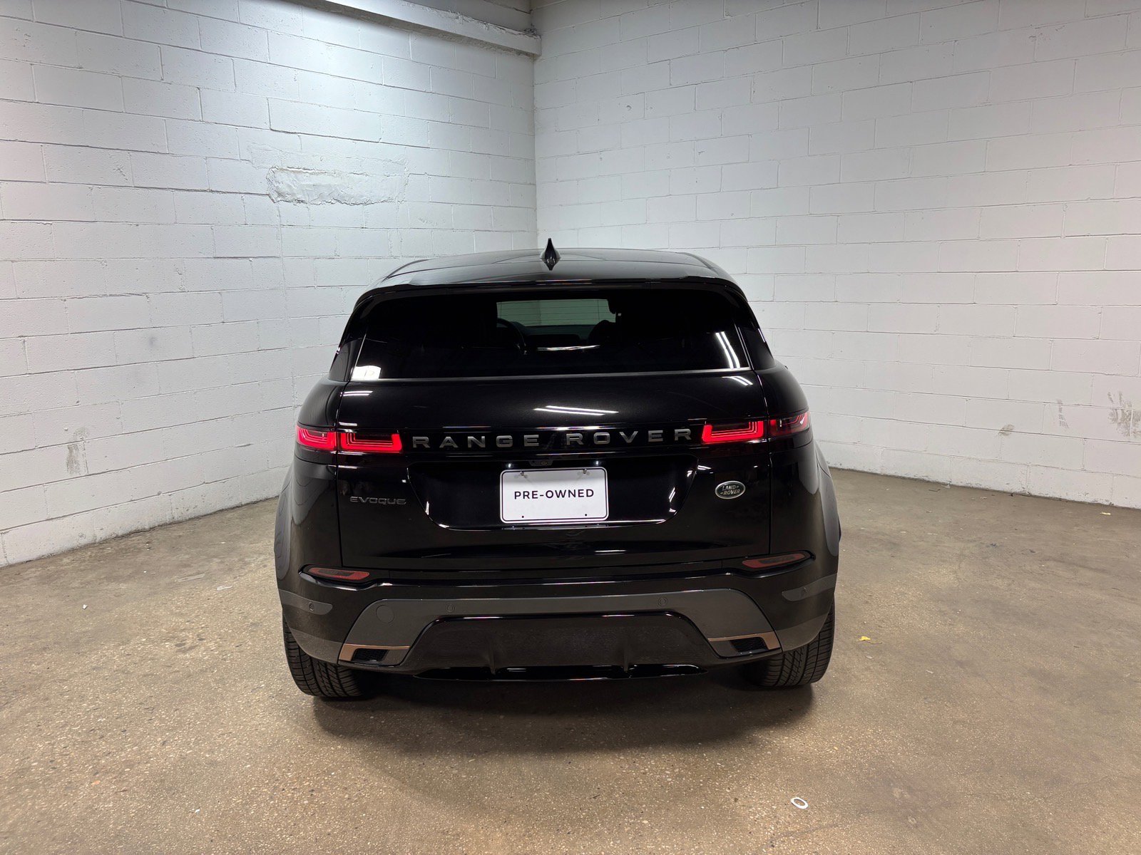 Used 2023 Land Rover Range Rover Evoque R-Dynamic SE AWD/4WD image 8