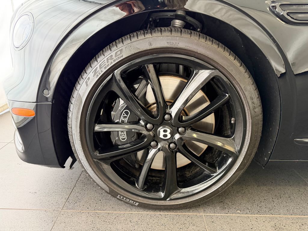 Used 2024 Bentley Flying Spur V8 AWD/4WD image 10