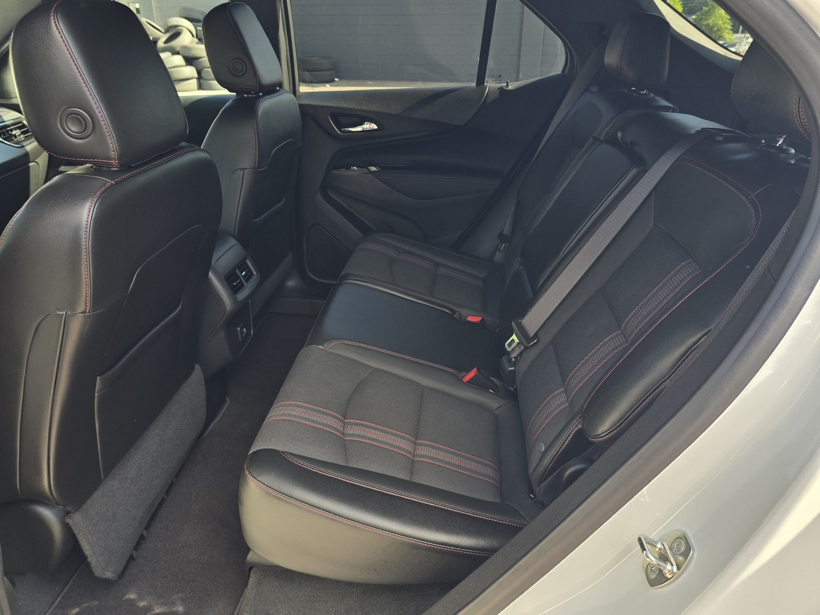 Used 2022 Chevrolet Equinox RS FWD image 11