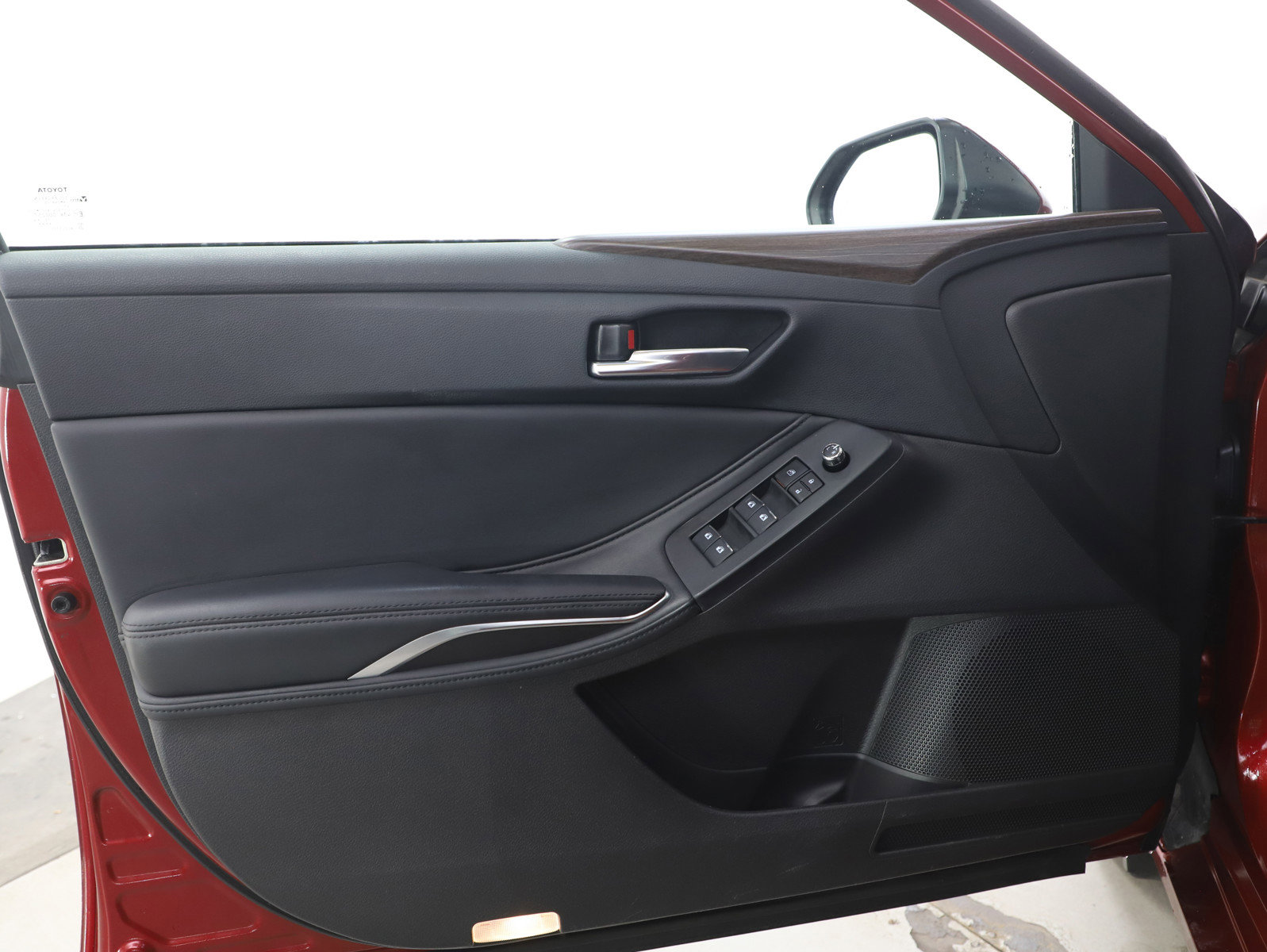 Used 2020 Toyota Avalon XLE FWD image 19