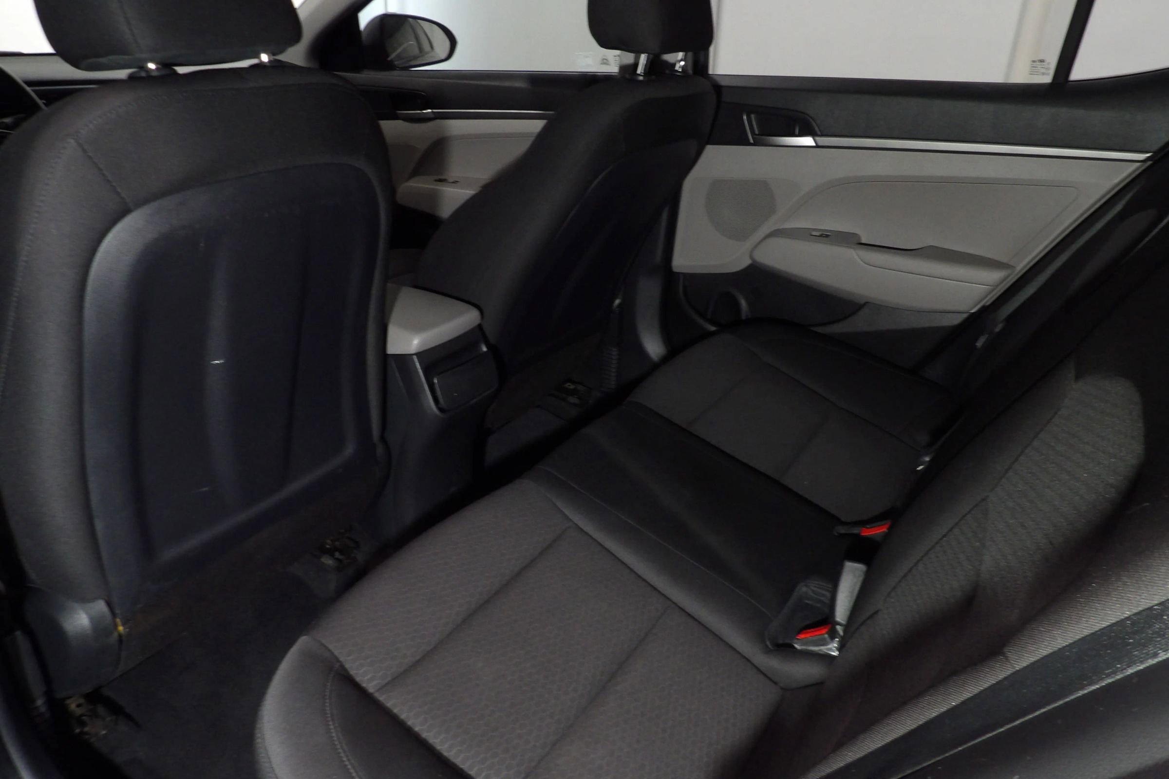 Used 2017 Hyundai Elantra SE image 10