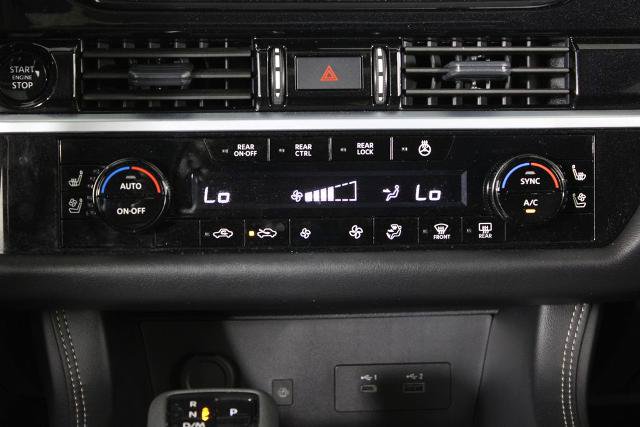 Certified 2025 Nissan Pathfinder Platinum w/ Black Appearance Package FWD image 23