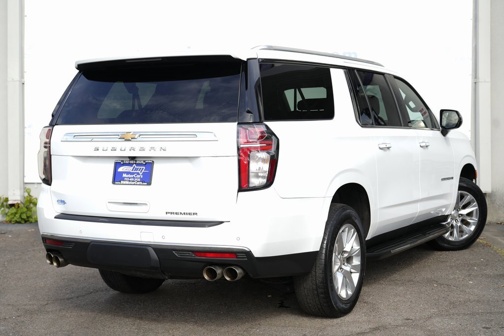 Used 2023 Chevrolet Suburban Premier image 3